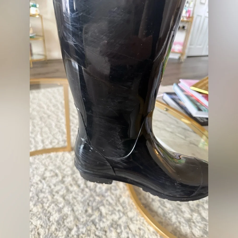 UGG WOMEN'S SHAYE RAIN BOOTS - ROUND TOE, SHEEP/LAMB FUR LINED, 7 US